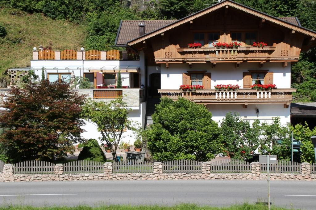Apart Eberharter Aschau Im Zillertal Exterior foto